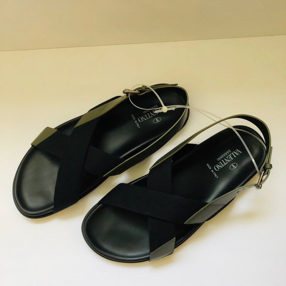 💙SOLD💙Valentino Garavani Men's Black Sandals - Picture 7 of 10
